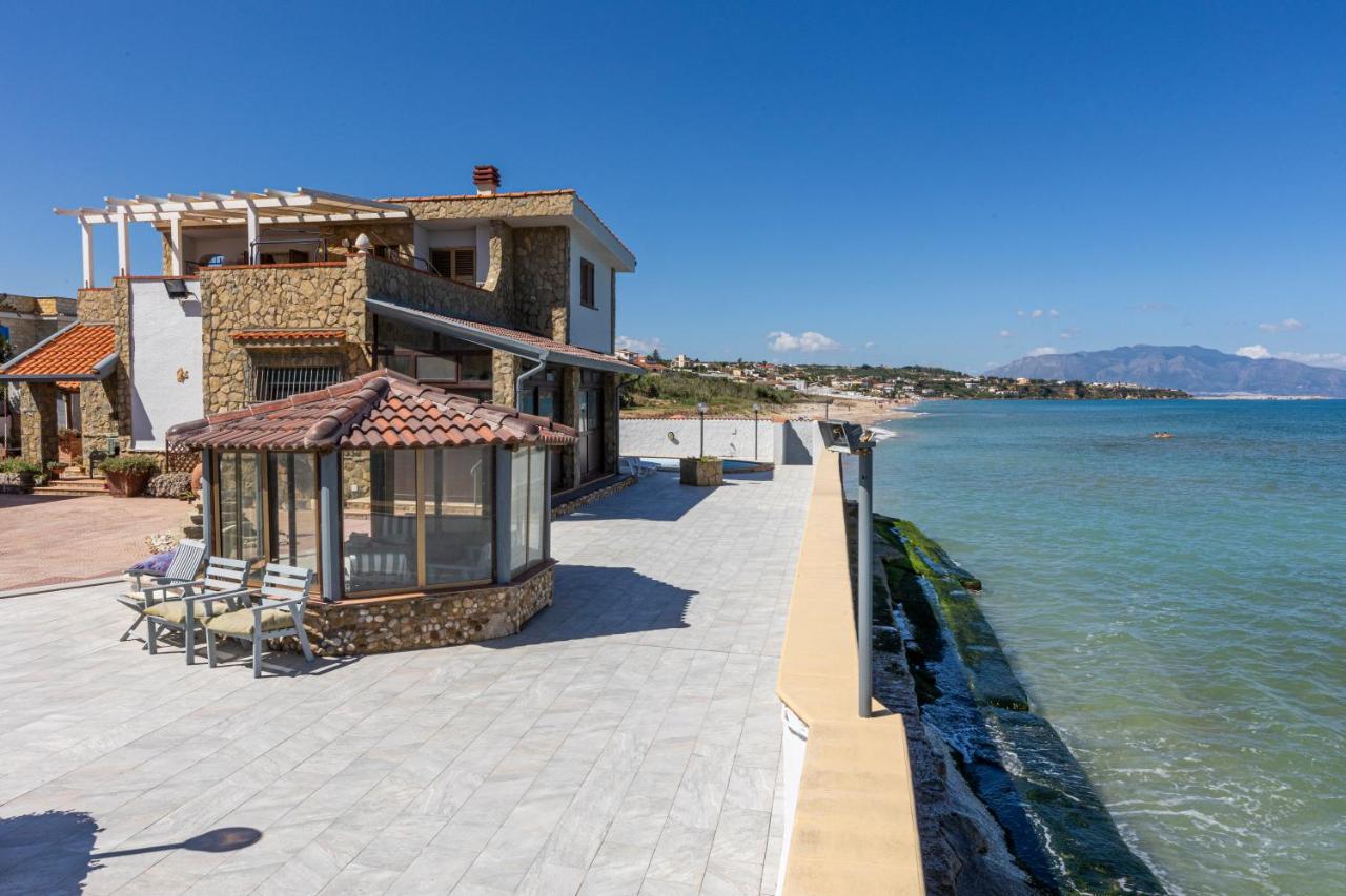 Casa Vacanza Barbera - In Riva Al Mare Villa Trappeto  Luaran gambar