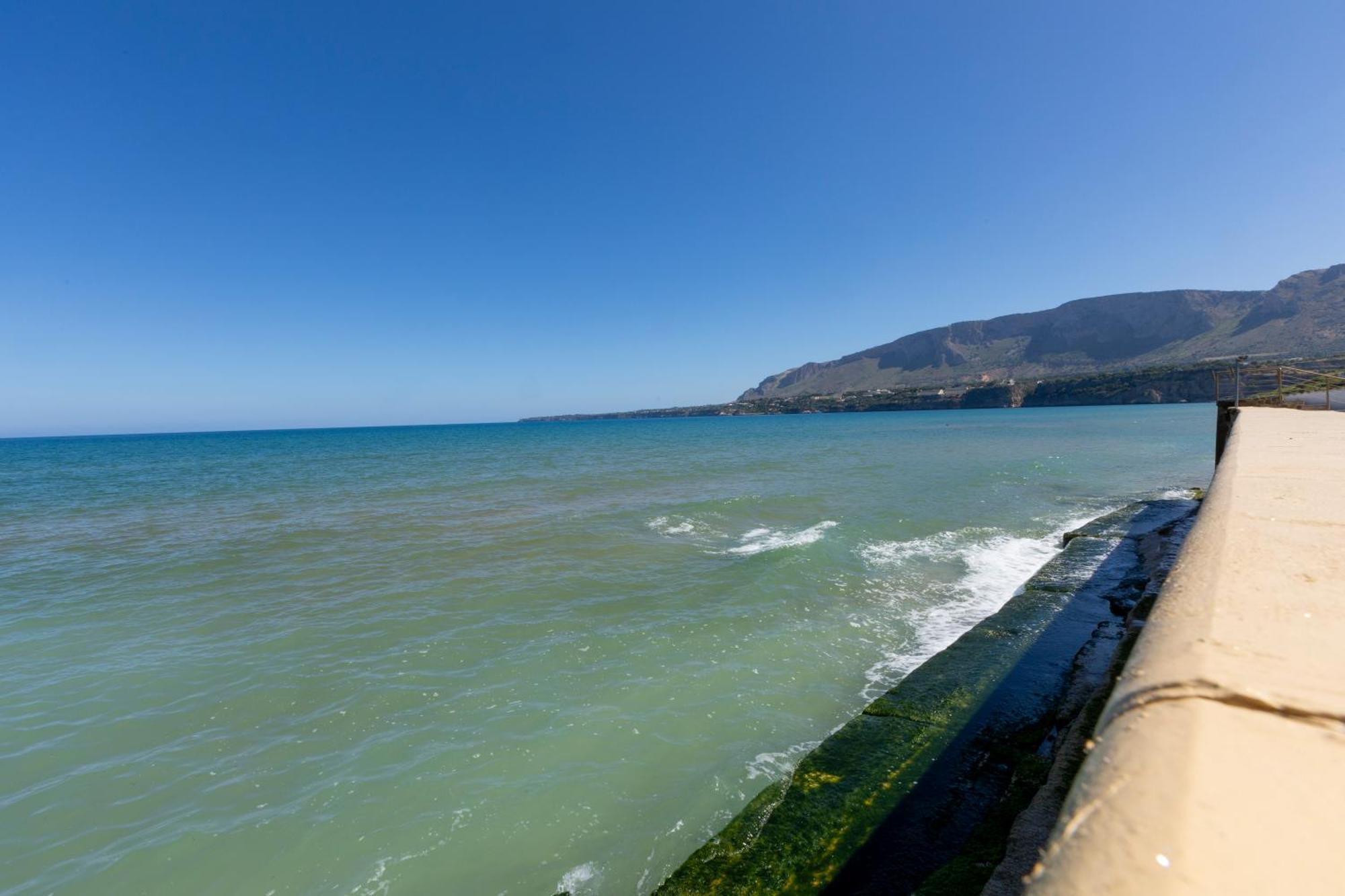 Casa Vacanza Barbera - In Riva Al Mare Villa Trappeto  Luaran gambar