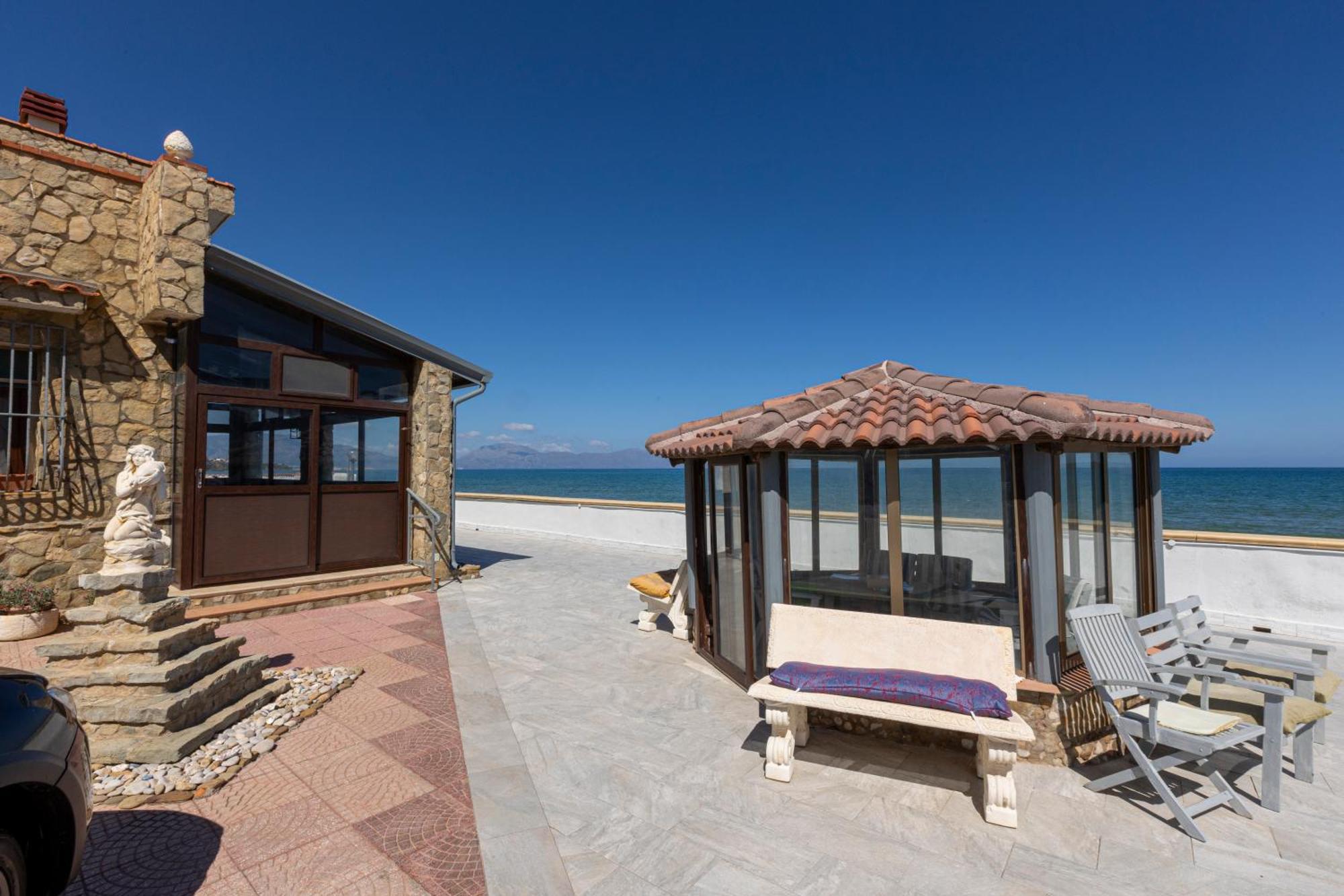 Casa Vacanza Barbera - In Riva Al Mare Villa Trappeto  Luaran gambar