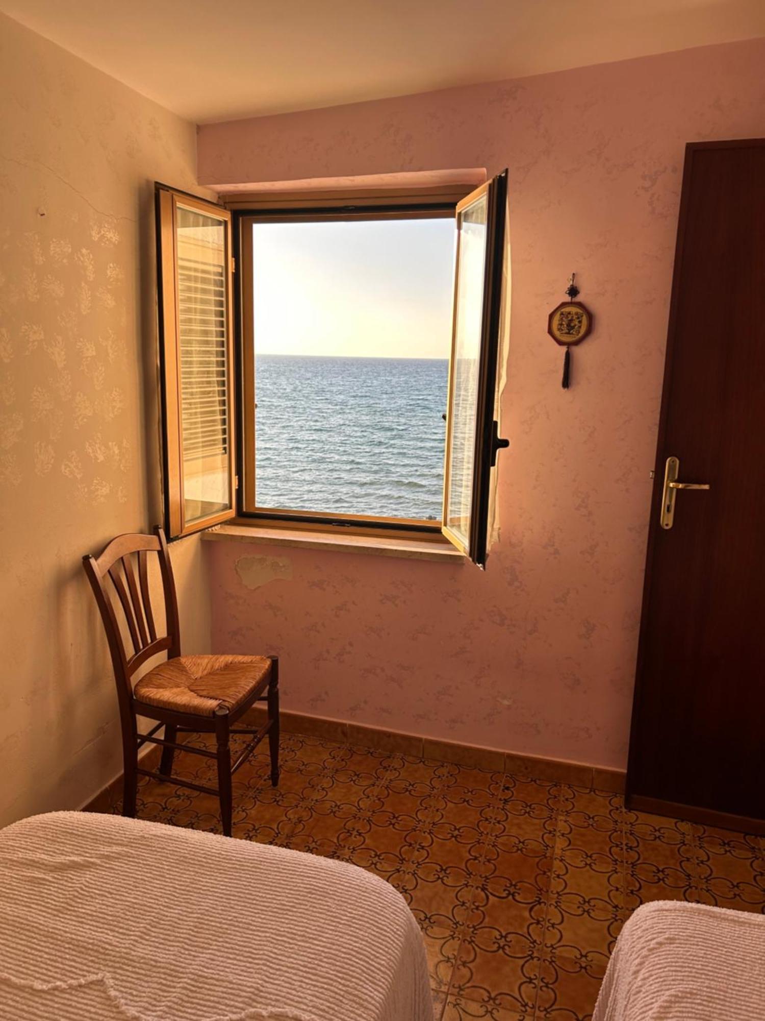 Casa Vacanza Barbera - In Riva Al Mare Villa Trappeto  Luaran gambar