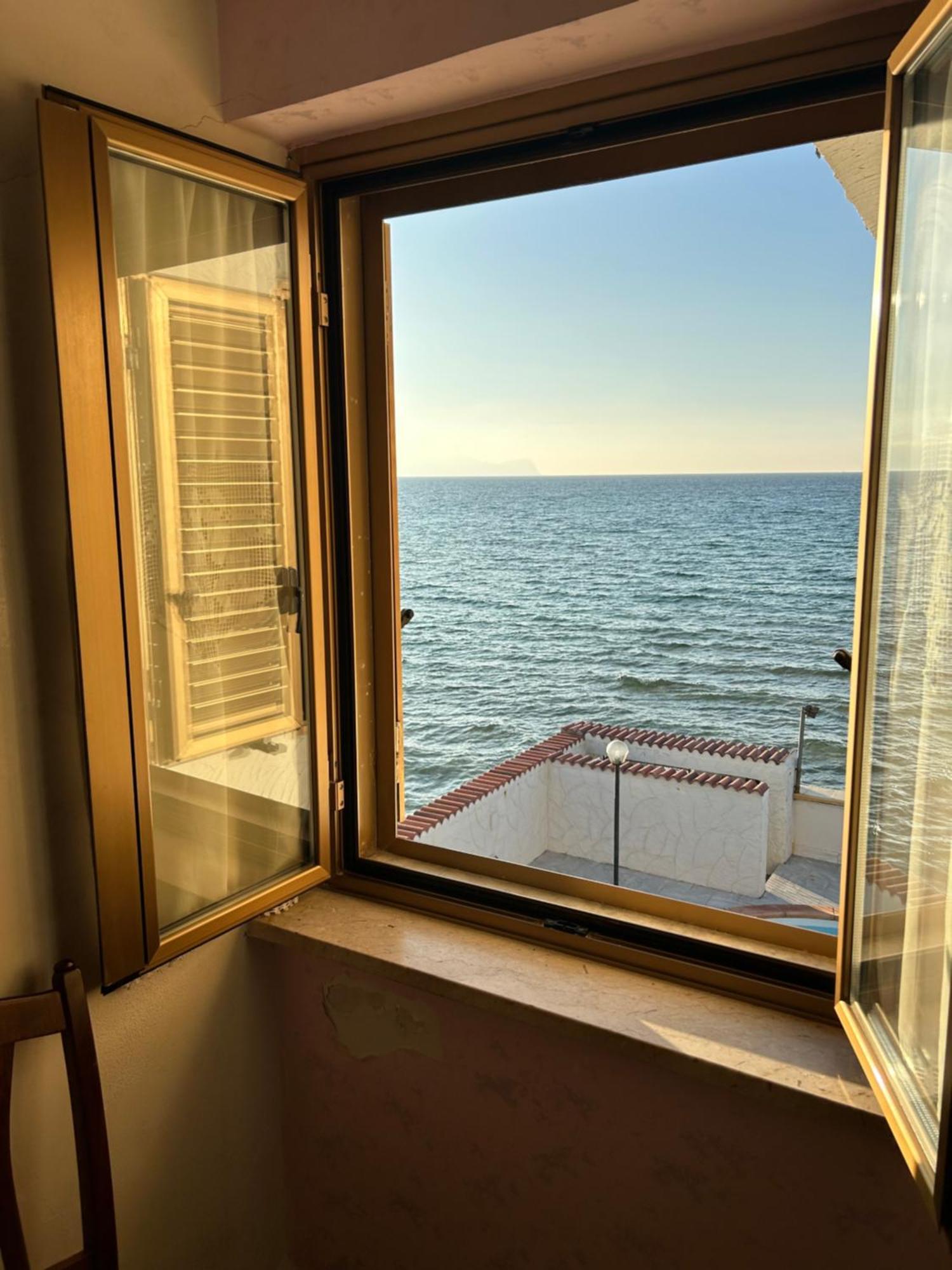 Casa Vacanza Barbera - In Riva Al Mare Villa Trappeto  Luaran gambar