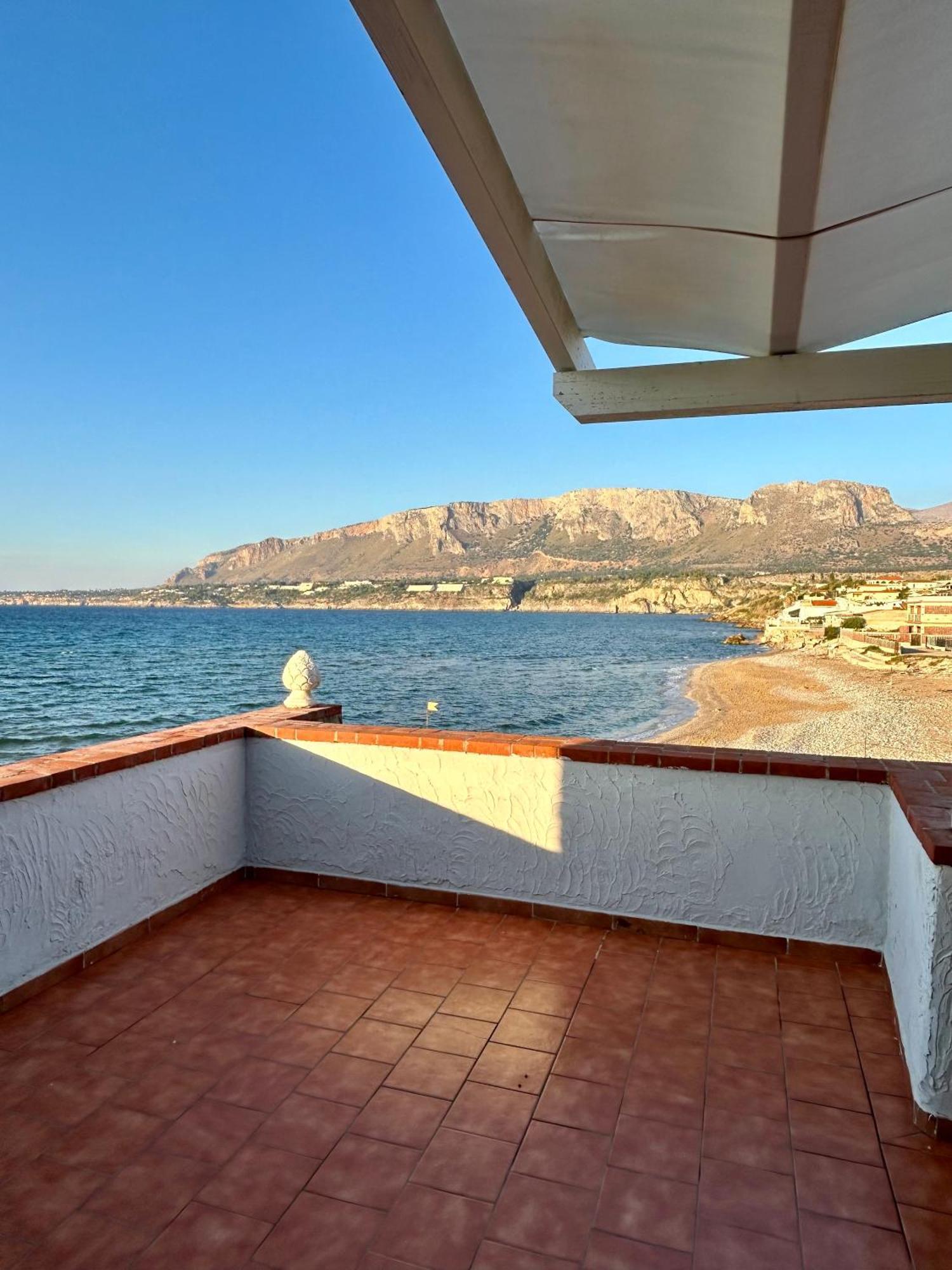 Casa Vacanza Barbera - In Riva Al Mare Villa Trappeto  Luaran gambar